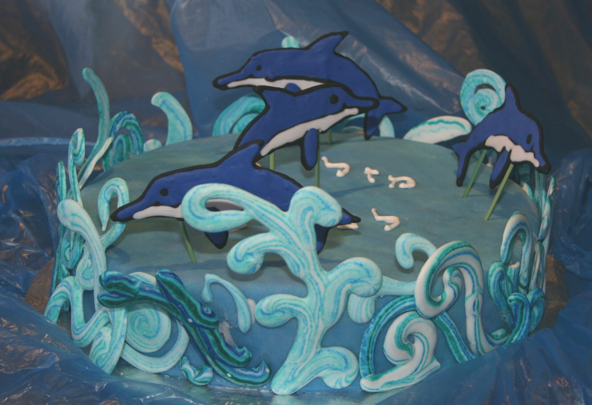 Dolphin Birthday Cake - Decorated Cake by Cakes By Rian - CakesDecor