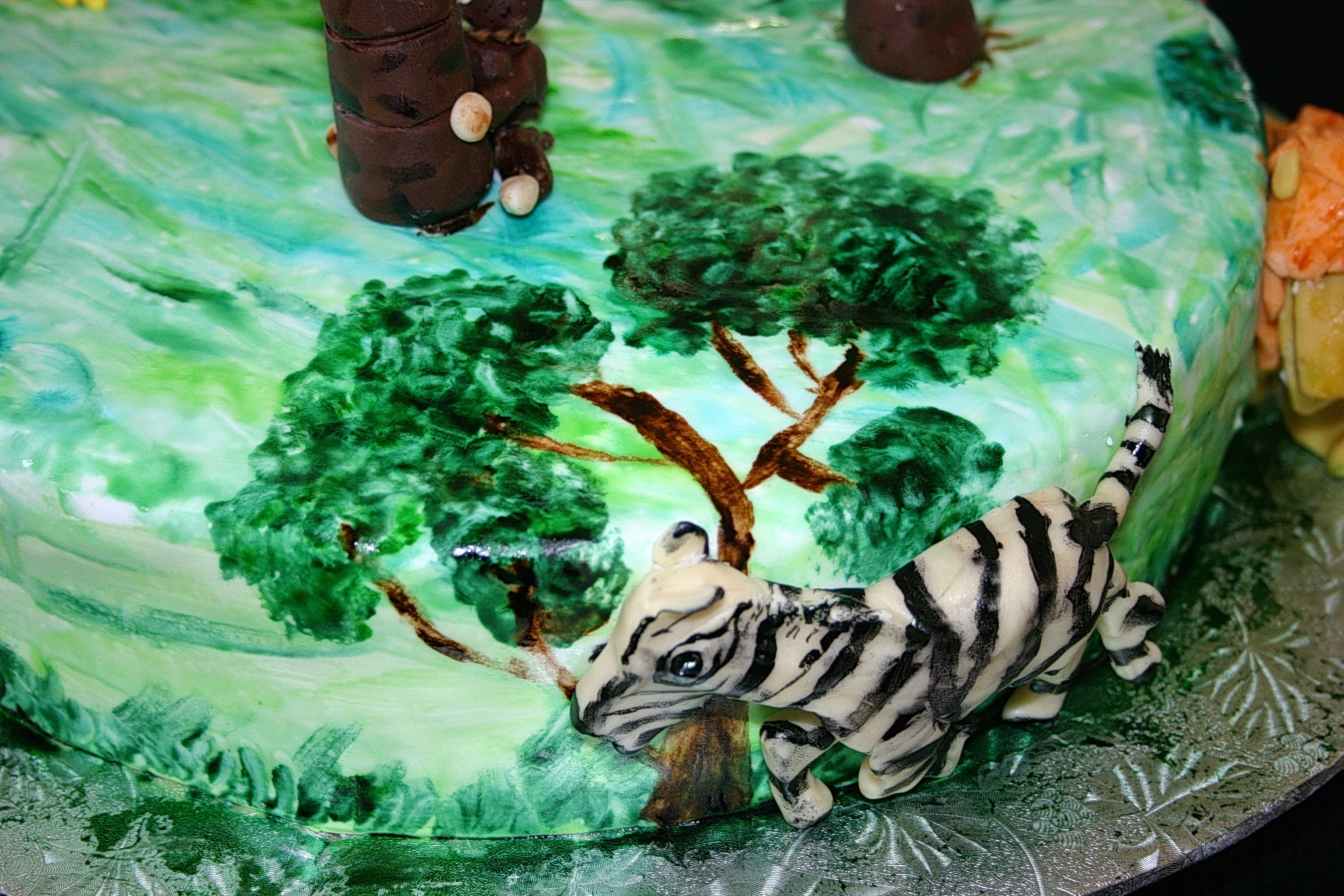Jungle animal birthday cakes | Order jungle animal birthday cakes online |  The French Cake Company