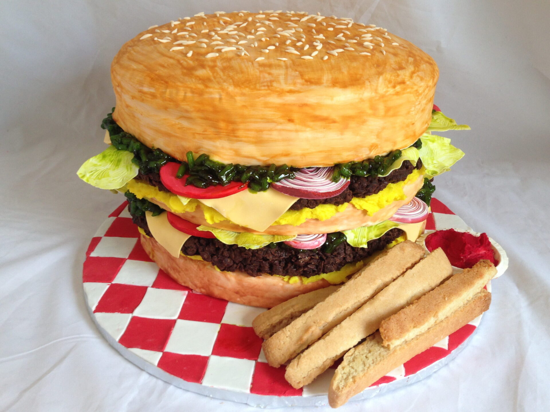 Cheeseburger Birthday Cake Stock Photo - Download Image Now - American  Culture, Beef, Birthday - iStock