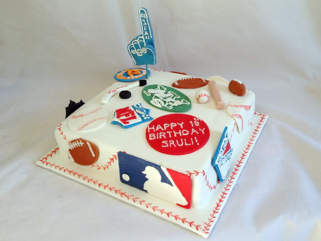 Sports Theme Cake | bakehoney.com